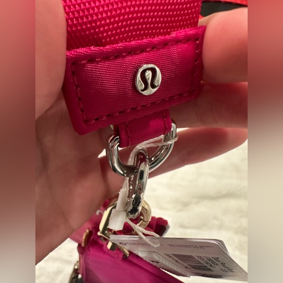 NWT Lululemon Dual Pouch Wrislet - Picture 6 of 6